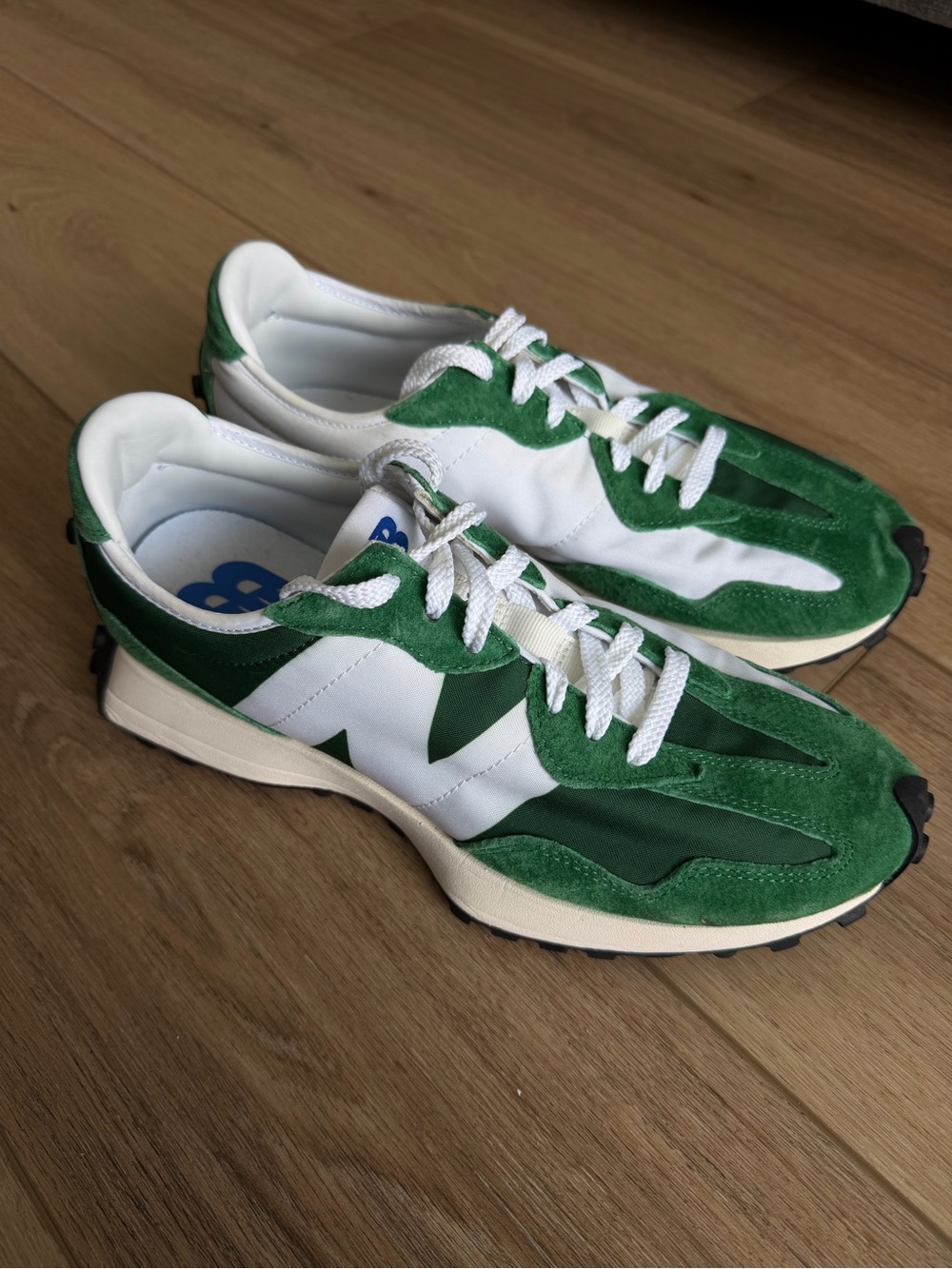 New Balance Men's 327 Sneaker